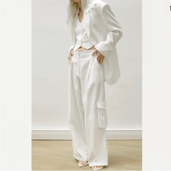 The Frankie Shop GLADYS CARGO PANTS - WHITE Size M - Picture 2 of 10